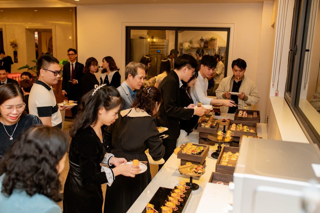 tiec-buffet-tahu