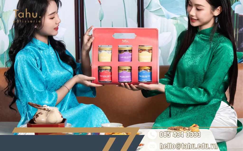 Quà tặng doanh nghiệp giúp nhân viên, đối tác cảm thấy được trân trọng khi làm việc, hợp tác cùng doanh nghiệp