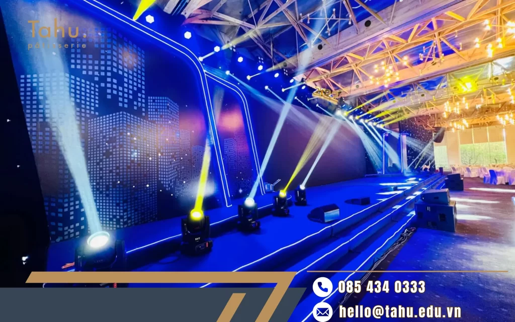 Chuẩn bị các thiết bị tổ chức cho buổi lễ khai trương