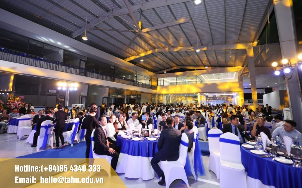 Đặt tiệc lưu động Hải Phòng cho công ty dịp cuối năm