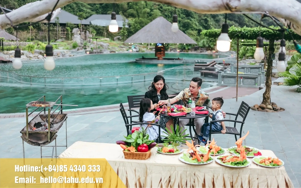 Tiệc nướng ngoài trời gắn kết bạn bè, gia đình