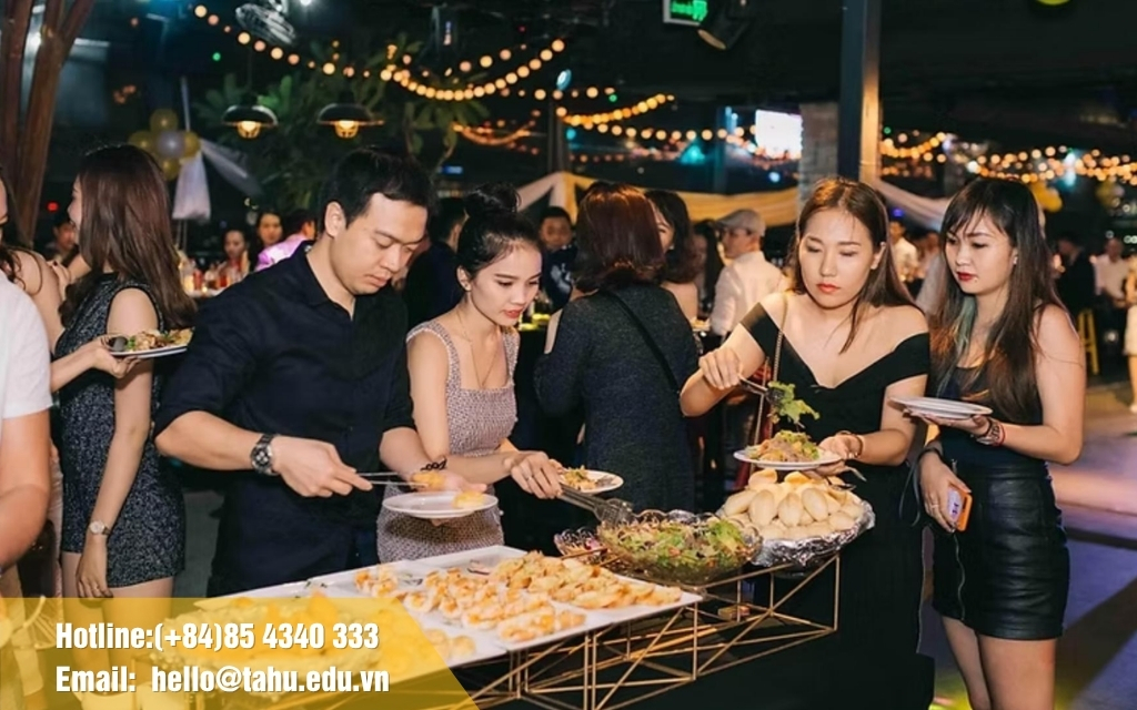  Tổ chức tiệc tại gia cuối năm