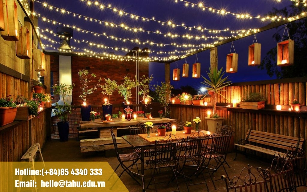 Tổ chức tiệc liên hoan cuối năm trên sân thượng