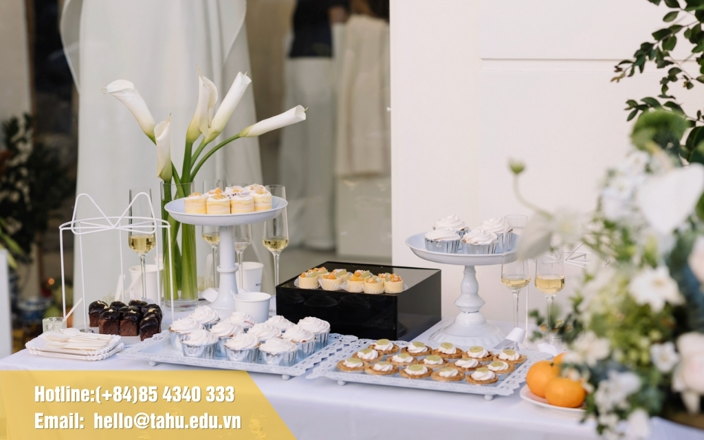 Tahu Catering mang đến thực đơn tiệc trà phong phú, sang trọng