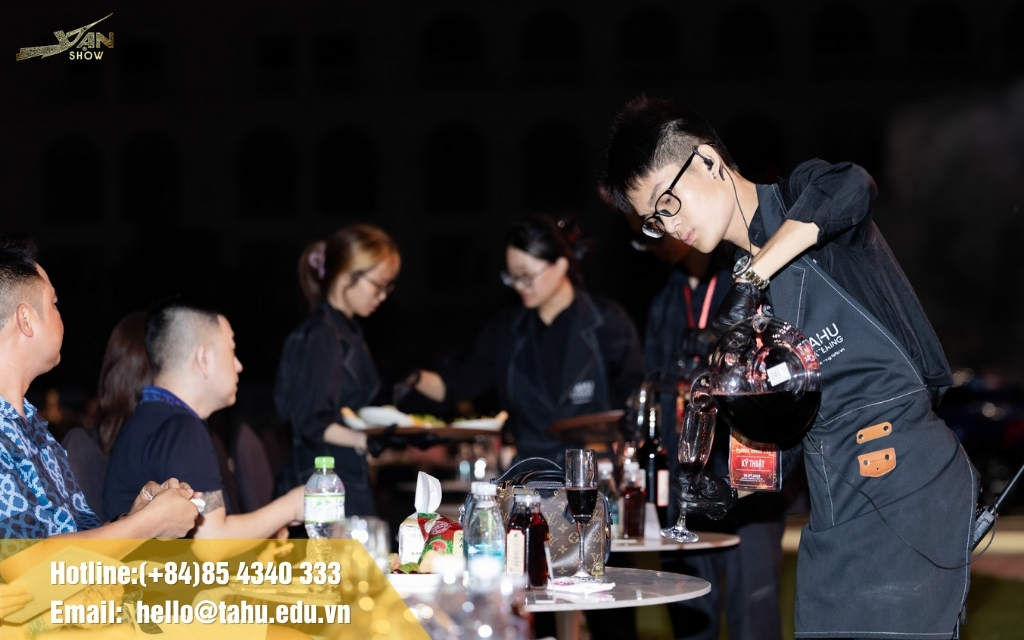 Đội ngũ nhân sự chuyên nghiệp và tận tâm