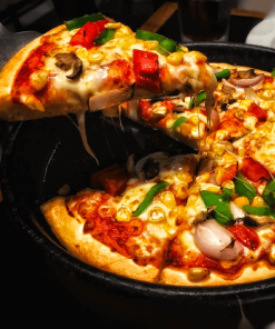 Alternative view of Pizza ai frutti di mare